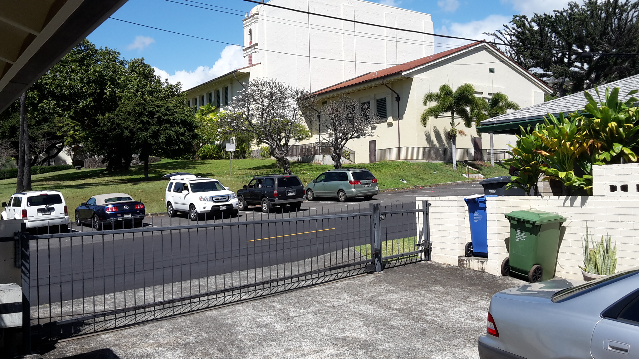 3 bedroom duplex for rent (Makiki)